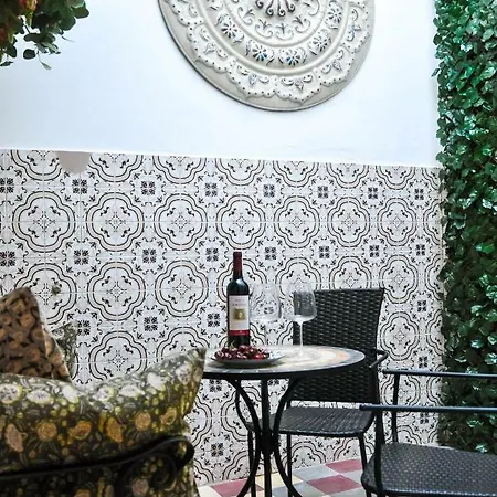 Casa Figueiras - Ground Floor - Elegant 2br Flat Near Historical Centre
